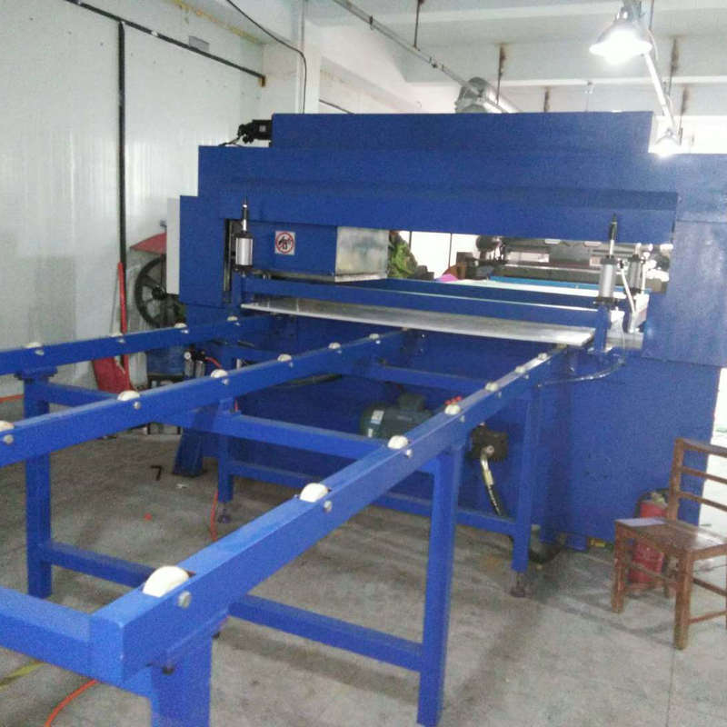 Support the processing of DY-012 automatic feeding cutter blanking machine full-automatic die-cutting machine facial mask