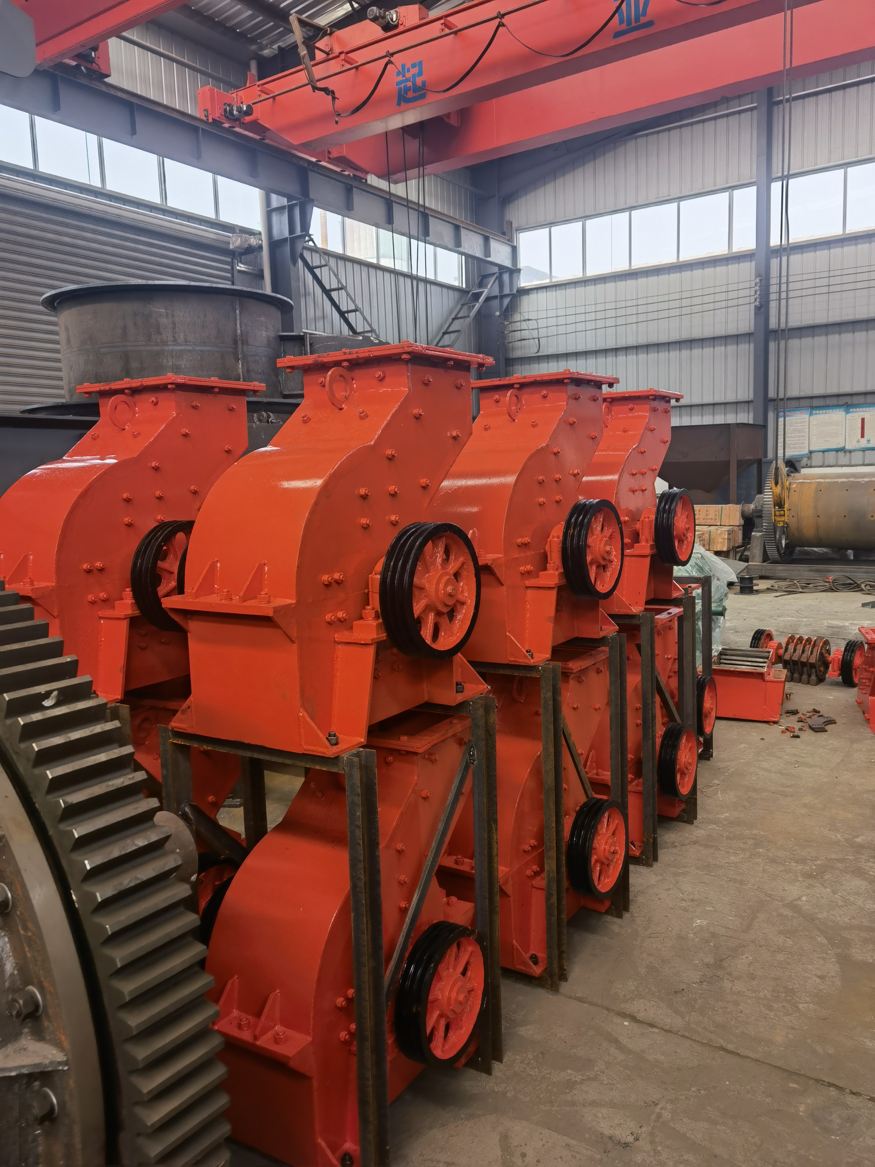 Hammer crusher 600 × 600 power, 22KW weight, 2000kg type, fine crushing type