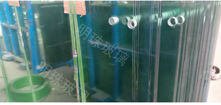 The thickness of the electrochromic glass film can be customized with multiple colors, and the transmittance can be customized